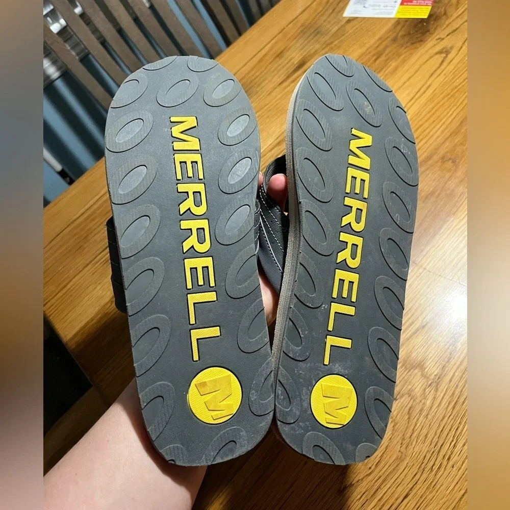 Merrell Castle Rock / Blazing Yell Performance Men’s 13 New Gray Flip Flops